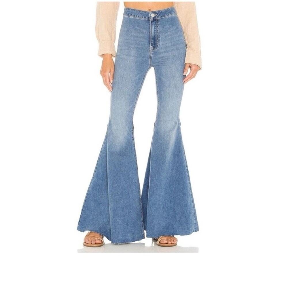 Free People We the Free Just Float On Flare Jeans size 27 Light Wash Bell Bottom
